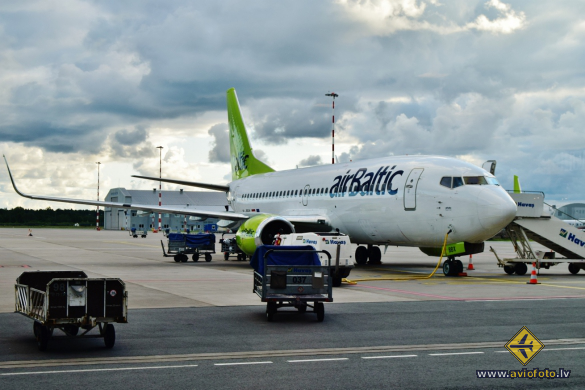 Boeing 737-36Q